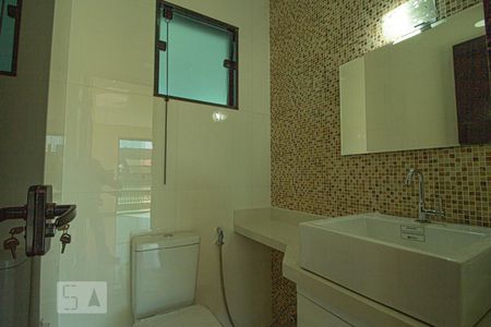 Banheiro de casa à venda com 4 quartos, 240m² em Jardim Maringá, São Paulo