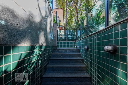 Apartamento à venda com 200m², 3 quartos e 3 vagasEntrada Edifício