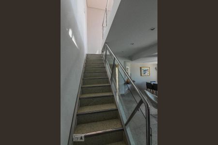 Apartamento à venda com 200m², 3 quartos e 3 vagasEscada para Cobertura