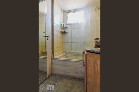 Apartamento à venda com 200m², 3 quartos e 3 vagasBanheiro Quarto 1 Suíte