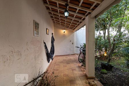 Casa à venda com 279m², 4 quartos e 4 vagasQuintal