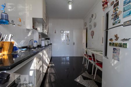 Casa à venda com 279m², 4 quartos e 4 vagasCozinha