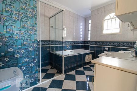 Casa à venda com 279m², 4 quartos e 4 vagasBanheiro da Suíte 1