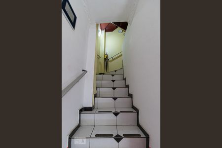 Casa à venda com 279m², 4 quartos e 4 vagasEscada