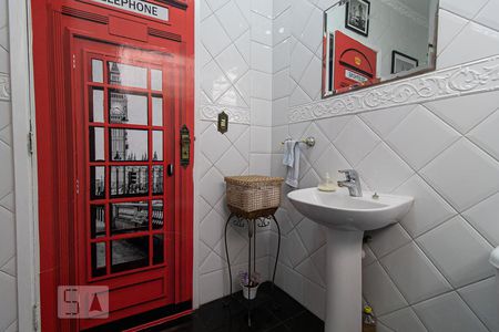 Casa à venda com 279m², 4 quartos e 4 vagasBanheiro Social 1