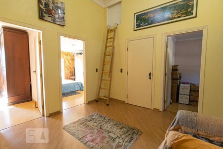 Casa à venda com 279m², 4 quartos e 4 vagasSala íntima