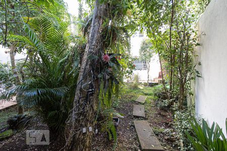 Casa à venda com 279m², 4 quartos e 4 vagasQuintal