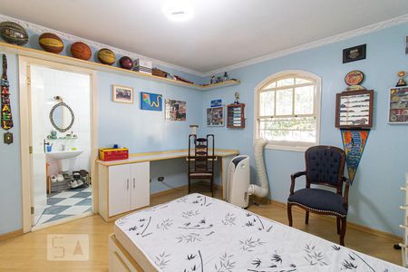 Casa à venda com 279m², 4 quartos e 4 vagasSuíte 2