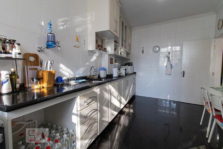 Casa à venda com 279m², 4 quartos e 4 vagasCozinha