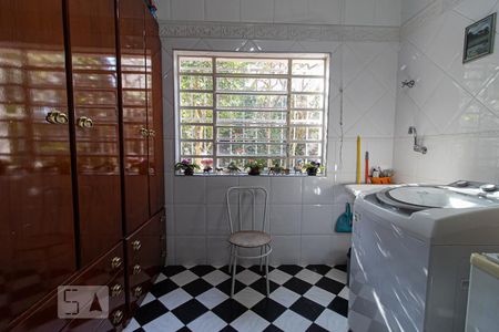 Casa à venda com 279m², 4 quartos e 4 vagasLavanderia