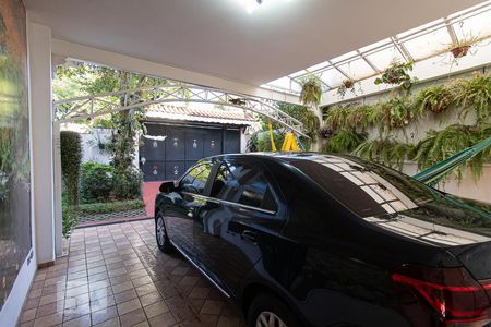 Casa à venda com 279m², 4 quartos e 4 vagasGaragem