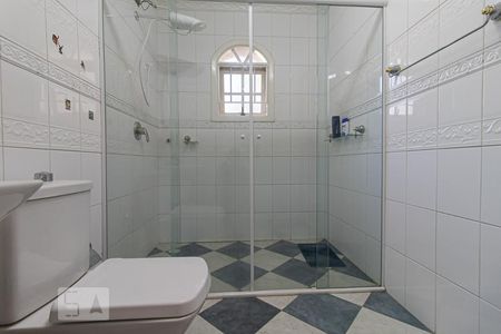 Casa à venda com 279m², 4 quartos e 4 vagasBanheiro da Suíte 2