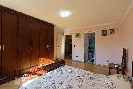 Casa à venda com 279m², 4 quartos e 4 vagasSuíte 1