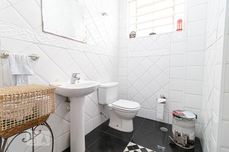 Casa à venda com 279m², 4 quartos e 4 vagasBanheiro Social 1