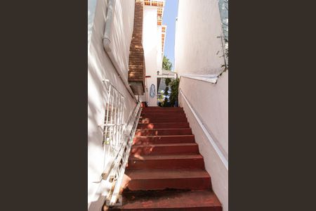 Casa à venda com 279m², 4 quartos e 4 vagasEscada