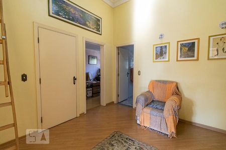 Casa à venda com 279m², 4 quartos e 4 vagasSala íntima