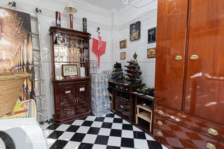 Casa à venda com 279m², 4 quartos e 4 vagasLavanderia