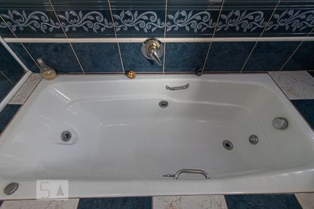 Casa à venda com 279m², 4 quartos e 4 vagasBanheiro da Suíte 1