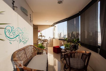 Apartamento à venda com 160m², 4 quartos e 2 vagasVaranda