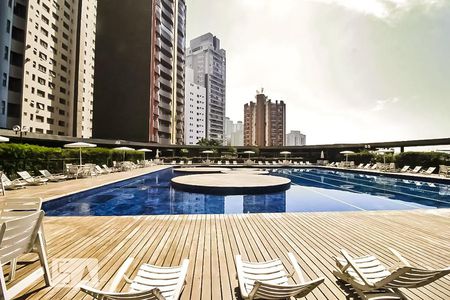 Apartamento à venda com 160m², 4 quartos e 2 vagasÁrea comum - Piscina