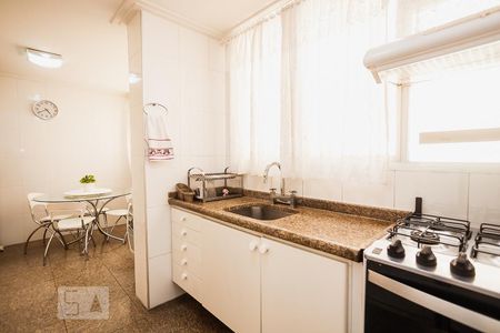 Apartamento à venda com 160m², 4 quartos e 2 vagasCozinha