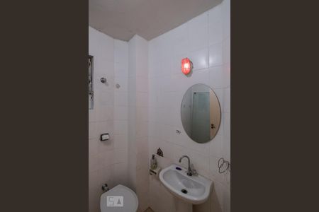 Apartamento para alugar com 60m², 2 quartos e sem vagaBanheiro