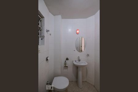 Apartamento para alugar com 60m², 2 quartos e sem vagaBanheiro