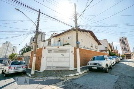 Casa à venda com 220m², 3 quartos e 5 vagasFachada