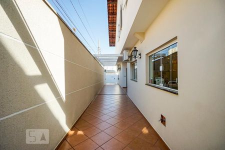 Casa à venda com 220m², 3 quartos e 5 vagasQuintal