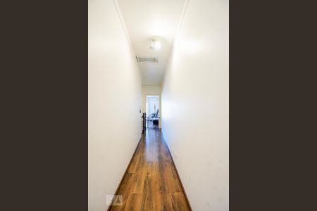 Casa à venda com 220m², 3 quartos e 5 vagasCorredor quartos