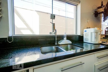 Casa à venda com 220m², 3 quartos e 5 vagasPia