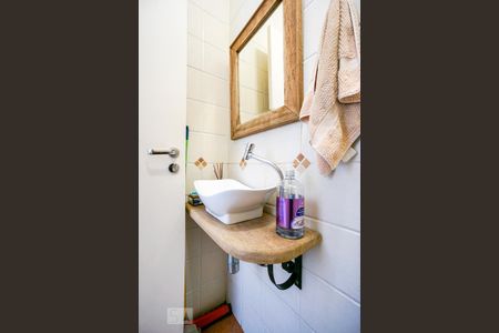 Casa à venda com 220m², 3 quartos e 5 vagasBanheiro de serviço