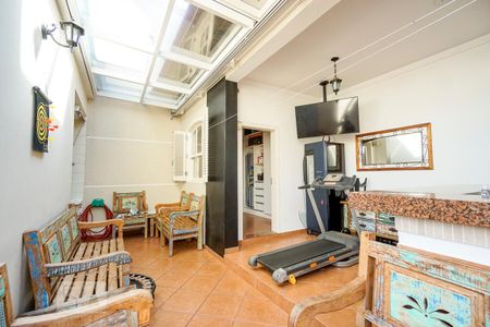 Casa à venda com 220m², 3 quartos e 5 vagasQuintal