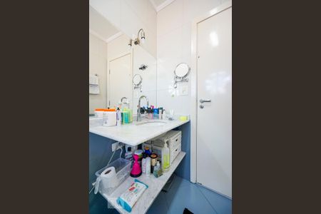 Casa à venda com 220m², 3 quartos e 5 vagasBanheiro suíte 03