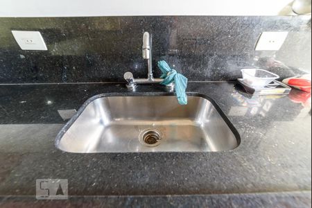 Casa à venda com 530m², 2 quartos e 1 vaga Casa à venda com 530m², 2 quartos e 1 vagaCozinha - Pia