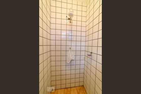 Casa à venda com 530m², 2 quartos e 1 vaga Casa à venda com 530m², 2 quartos e 1 vagaBanheiro de Serviço