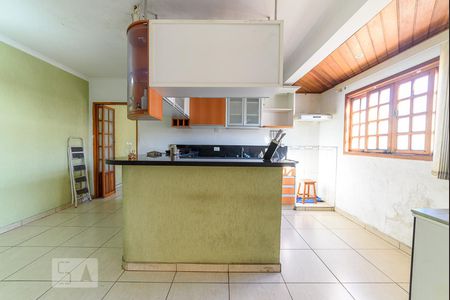 Casa à venda com 530m², 2 quartos e 1 vaga Casa à venda com 530m², 2 quartos e 1 vagaCozinha