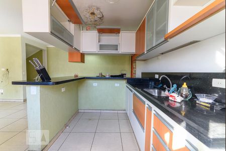 Casa à venda com 530m², 2 quartos e 1 vaga Casa à venda com 530m², 2 quartos e 1 vagaCozinha