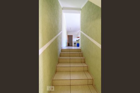 Casa à venda com 530m², 2 quartos e 1 vaga Casa à venda com 530m², 2 quartos e 1 vagaEscada