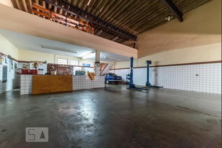 Casa à venda com 530m², 2 quartos e 1 vaga Casa à venda com 530m², 2 quartos e 1 vagaGaragem