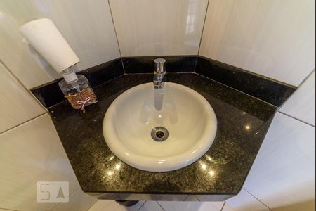 Casa à venda com 530m², 2 quartos e 1 vaga Casa à venda com 530m², 2 quartos e 1 vagaBanheiro Social - Pia