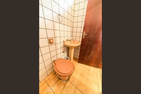 Casa à venda com 530m², 2 quartos e 1 vaga Casa à venda com 530m², 2 quartos e 1 vagaBanheiro de Serviço