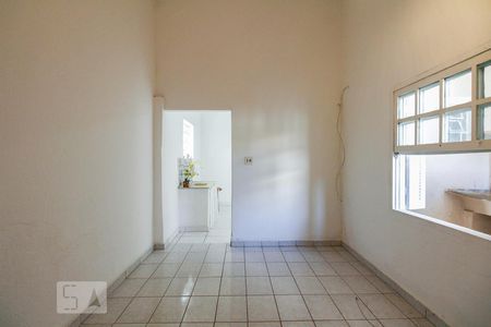 Sala/Quarto  de Casa com 1 quarto, 70m² Vila Carrão