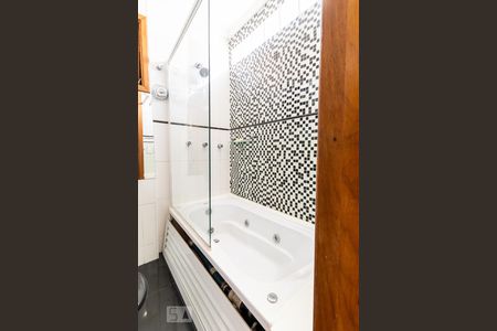 Casa à venda com 200m², 5 quartos e 7 vagasBanheiro da Suíte