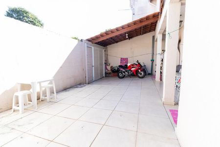 Casa à venda com 200m², 5 quartos e 7 vagasQuintal