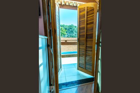 Casa à venda com 200m², 5 quartos e 7 vagasQuarto 2 Detalhe