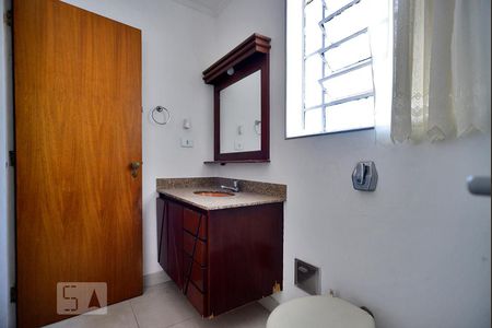 Casa à venda com 120m², 3 quartos e 2 vagasBanheiro