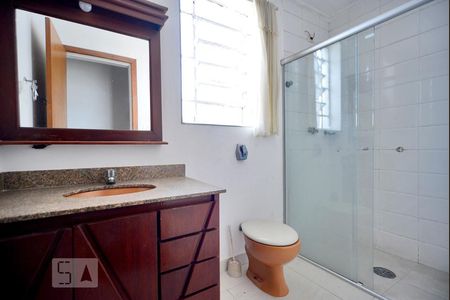 Casa à venda com 120m², 3 quartos e 2 vagasBanheiro