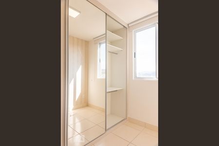 Apartamento para alugar com 69m², 3 quartos e 2 vagas Apartamento para alugar com 69m², 3 quartos e 2 vagasArmário do quarto 2
