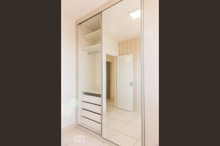 Apartamento para alugar com 69m², 3 quartos e 2 vagas Apartamento para alugar com 69m², 3 quartos e 2 vagasArmário do quarto 2